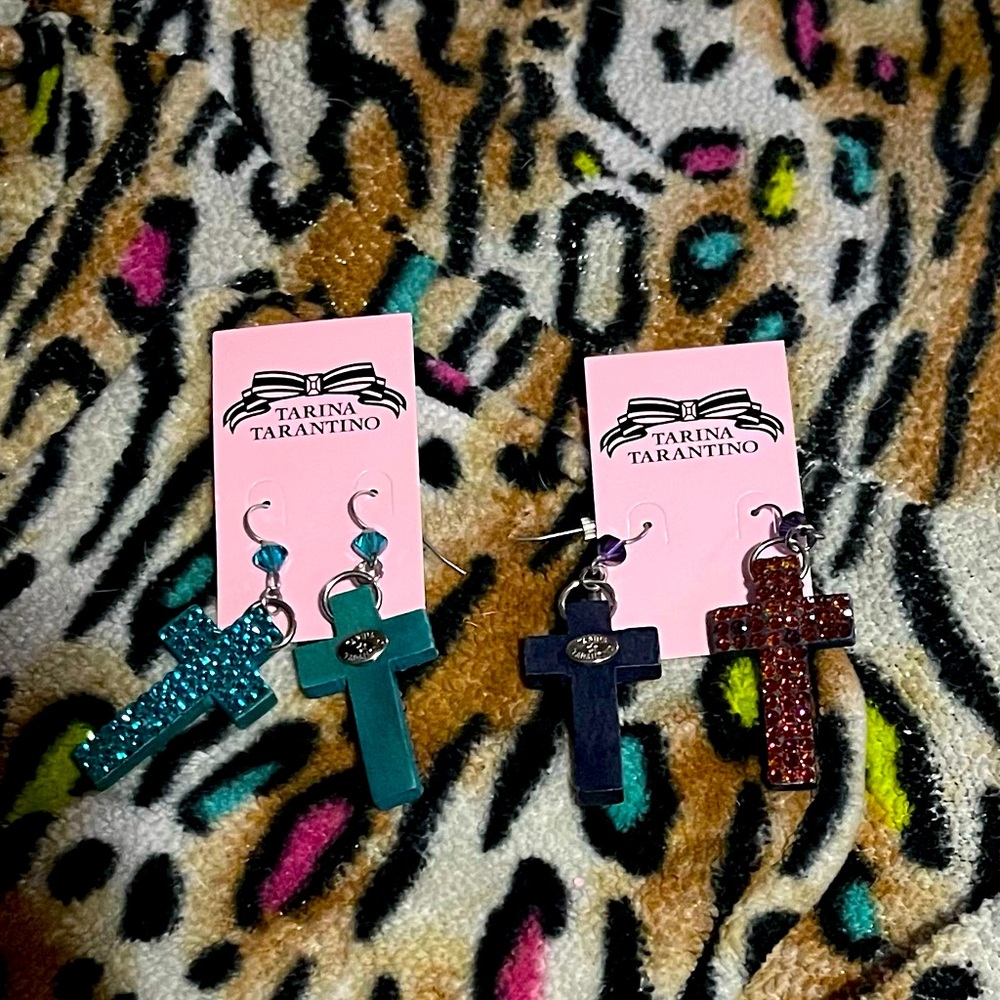 BNWT Tarina Tarantino Swarovski Cross Earrings. 1 Pair